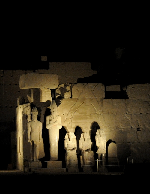 Karnaktemplet by night.